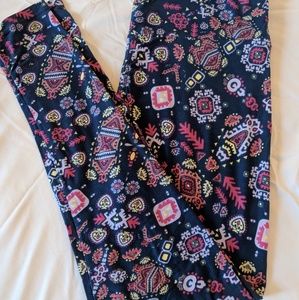 LULAROE LEGGINGS TC
